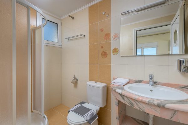 Studio 4 & 7 ELECTRA & ALCYONE WC