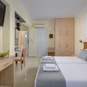 Studio 4 ELECTRA TV & BAD